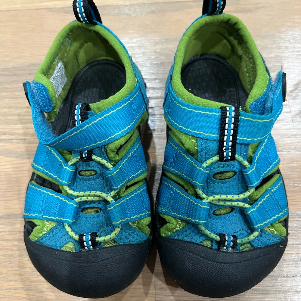 Keen Newport H2 closed toe water sandals - 7T